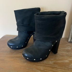 Vince Camuto distressed suede boots 7